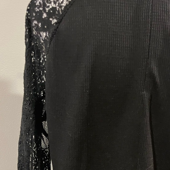 Women's Black Lace Long Sleeve Top - So pretty on! NWOT Size Med… - Picture 2 of 11